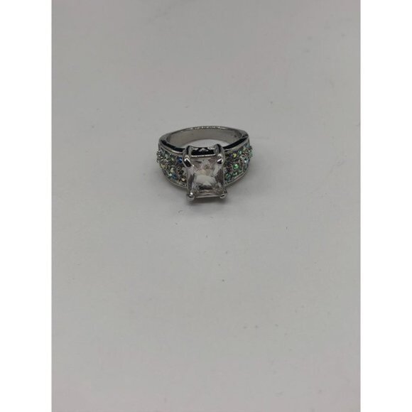 Elegant Women's Size 8 18k White Gold Filled Ring - Picture 2 of 7